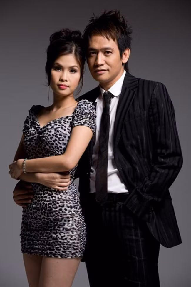 Nam ca sĩ Duy Mạnh cho thấy cách bình tĩnh xử trí mọi tình huống, không nóng tính như nhiều người nghĩ. Ngoài đời, Duy Mạnh có cuộc sống hạnh phúc bên bà xã xinh đẹp. Chuyện tình của hai người được chú ý với câu chuyện bà xã Duy Mạnh từng theo anh từ thời học cấp ba.