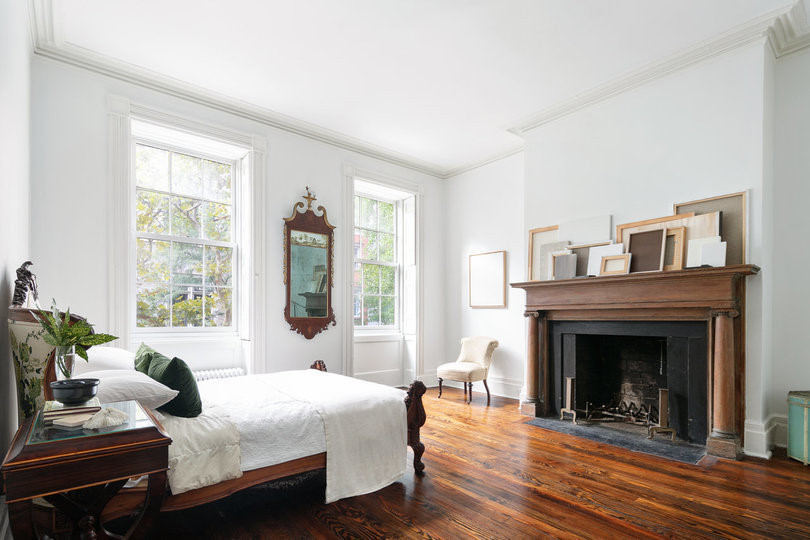 Trong các phòng ngủ cũng có lò sưởi.