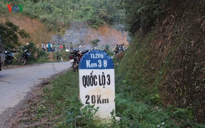 Căn nhà nằm trên trục đường đến Quốc lộ 3.