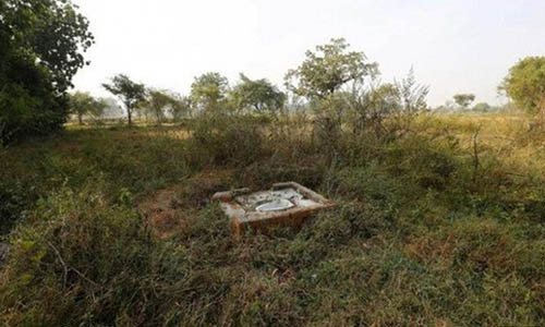 Chu re tu sat sau khi co dau bo di vi nha khong co toilet