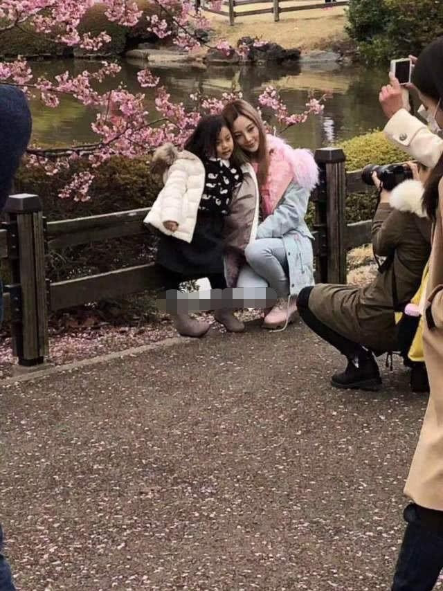 Lý Tiểu Lộ khá vui vẻ và không còn ưu sầu sau scandal.