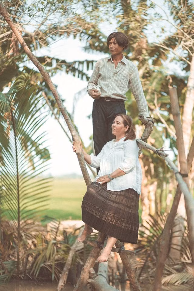 Cặp vợ chồng rất chuyên nghiệp, diễn mà như không diễn.