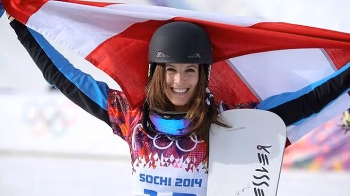 Julia Dujmovits, 30 tuổi, vận động viên trượt ván trên tuyết, của Áo. Cô đoạt huy chương vàng tại Olympic Sochi ở Nga.