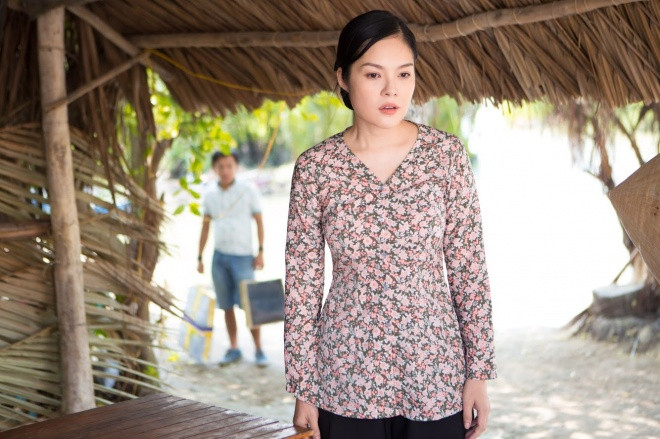 Nữ diễn viên Dương Cẩm Lynh chia sẻ để đầu tư cho vai diễn cô may 10 bộ áo bà ba.