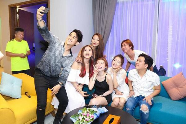 Tổ ấm hạnh phúc của Trường Giang - Nhã Phương được nhiều bạn bè ghé thăm hồi tháng 5.