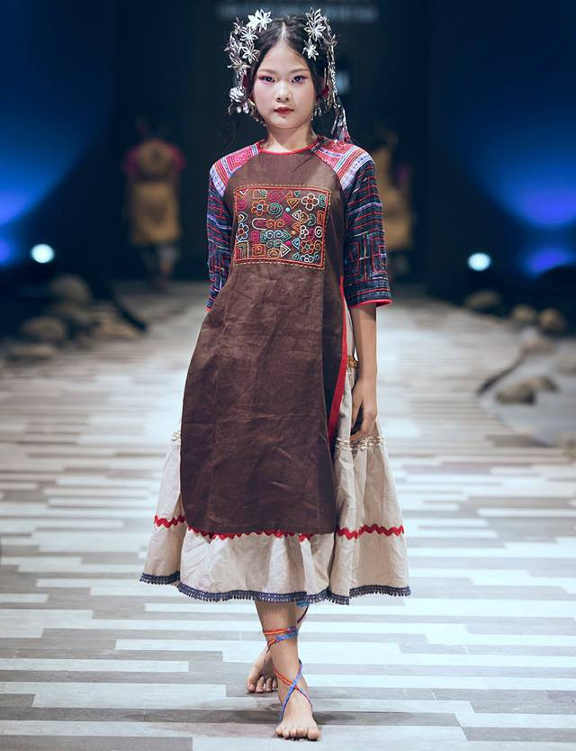 Tham gia hoạt nghề mẫu nhí từ năm 4 tuổi, đến nay Hà Thiên Trang đã có nhiều năm kinh nghiệm diễn xuất trước ống kính và sàn diễn thời trang. Ngoài công việc làm mẫu ảnh, đóng quảng cáo, cô bé còn từng xuất hiện với vai trò là diễn viên trong một số phim ngắn, MV ca nhạc của nhiều ca sĩ Việt.