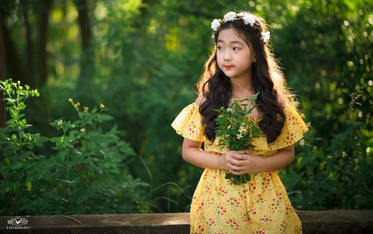 Mẹ Thu Trang chia sẻ, gương mặt xinh đẹp của con mình được “thừa kế” người bố đã qua đời của cô bé. Tuy nhiên, dù biết đó là thế mạnh của con, nhưng chị vẫn chưa hướng bé đi theo con đường ịnghệ thuật. Hiện tại, chị vẫn cho Thu Trang đi học múa và khiêu vũ theo sở thích của cô bé.