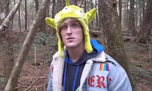 Logan Paul trong video "tự tử" trong rừng của chính mình (đã bị xóa trên kênh YouTube).
