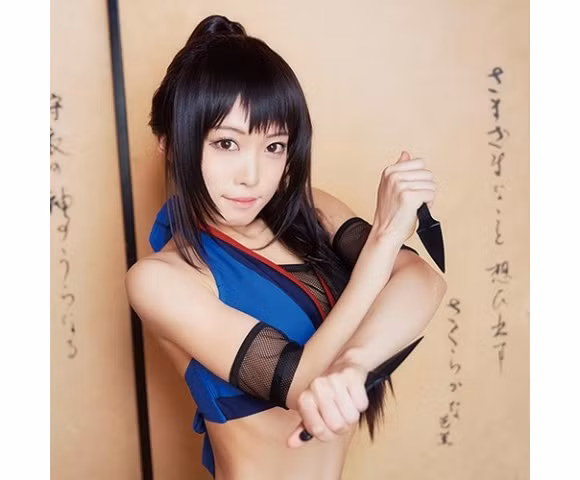 Mocolle cho biết, họ đã tập trung khai thác sự sexy vốn có của trang phục ninja cho nữ. Kiểu dáng phía trên cùng của bộ bikini được thiết kế bắt chước hình dáng của loại trang phục nhiều lớp trong thời kỳ phong kiến Nhật Bản.