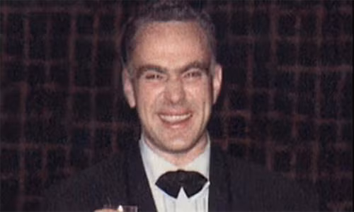 Ong chu uop xac nu cong nhan mang thai hon 3 thap ky