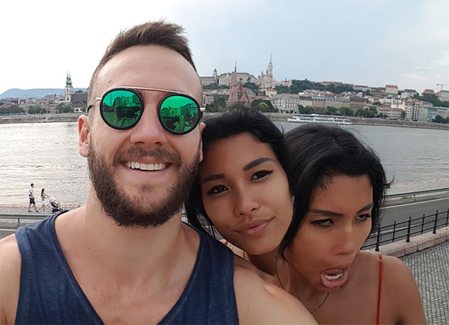 Thêm cái mặt tử tế vào đẹp hơn hẳn.