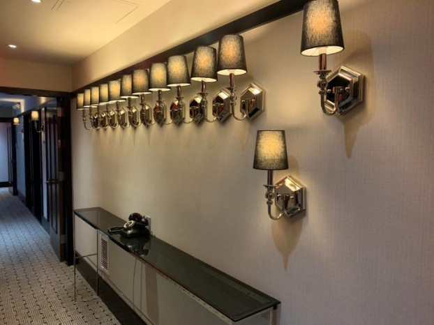 Cũng bỏ qua bức ảnh đèn này đi nhé.