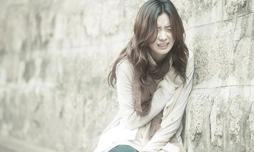 Nhìn trong gương tôi thấy mình thật đáng thương (Ảnh minh họa).