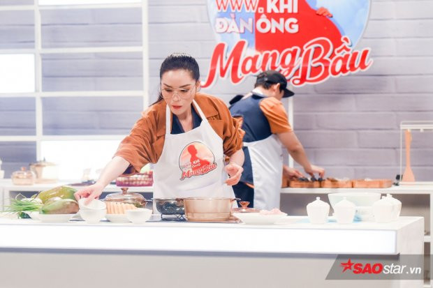 Hương Giang nhận xét Kỳ Duyên là người khéo léo đảm đang còn cô thì… biết cách mang lại niềm vui cho người khác.