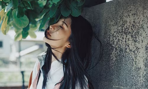 Yêu một người có vợ, đau lắm nhưng chẳng biết giãi bày cùng ai Yeu mot nguoi co vo, dau lam nhung chang biet giai bay cung ai