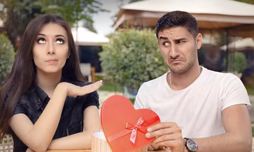 Nhung do dung dang pha phong thuy gia dinh khien vo chong luc duc