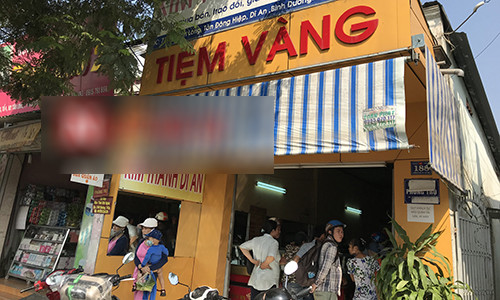 Tiệm vàng nơi xảy ra vụ cướp tạo tợn.