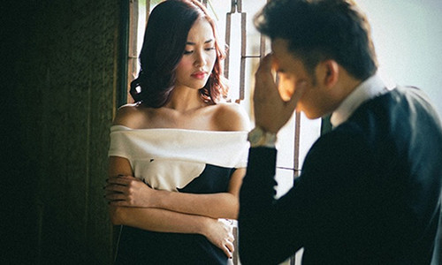 Dua chong di hop lop, vo chung kien canh kho tin