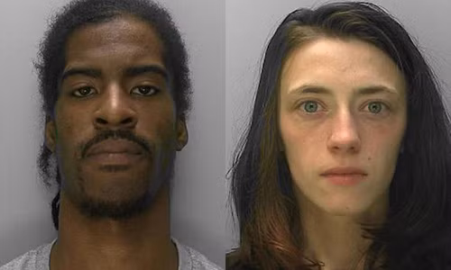 Cha và mẹ bé trai đều bị bắt giữ vì gây ra cái chết cho con trai mình.