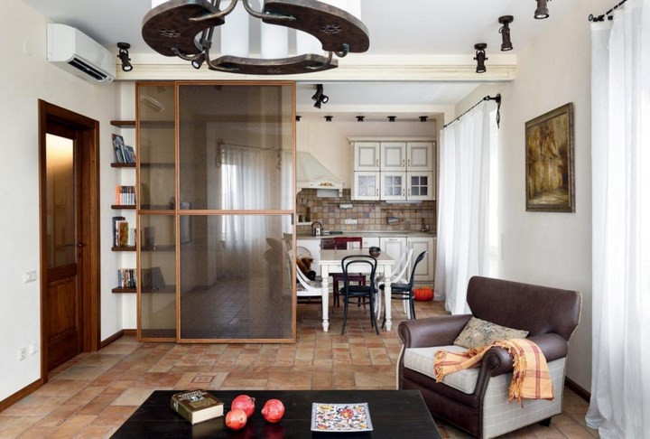 Khi nấu nướng bạn thường lo lắng mùi thức ăn sẽ bay ra tận phòng khách hay phòng ngủ, lúc này cửa trượt sẽ là “cứu cánh” để bạn tự do nấu nướng mà không sợ những phòng khác bị bám mùi.