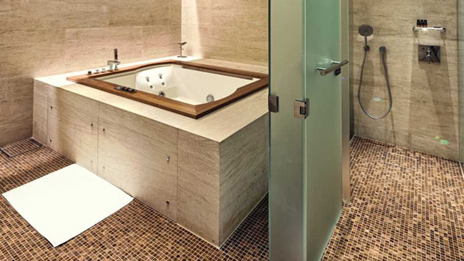 Bạn muốn hoàn toàn quên rằng mình đang ở sân bay? Sảnh Al Safwa có spa đầy đủ tiện nghi, thậm chí có cả bể sục.