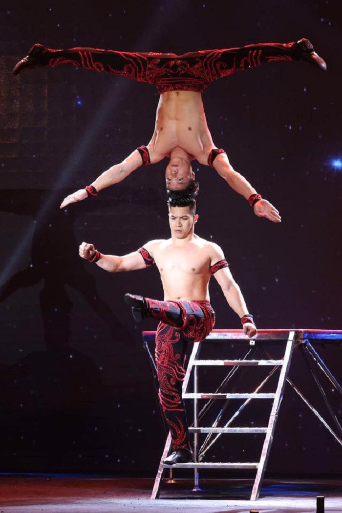 Quốc Cơ - Quốc Nghiệp cũng là 2 nghệ sĩ trẻ nhất được phong danh hiệu NSƯT tại Việt Nam.