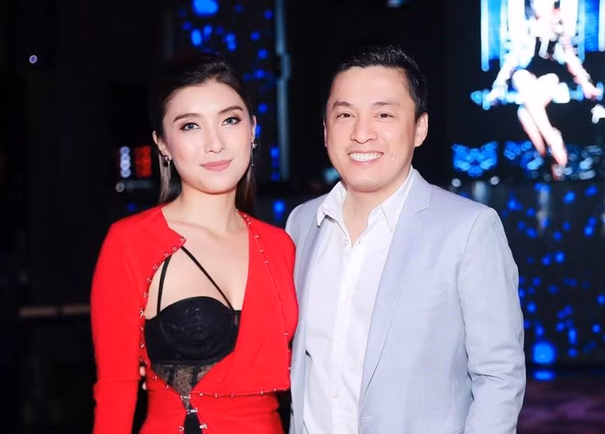 Sau 8 năm ca hát, điều khiến công chúng nhớ đến Như Quỳnh vẫn là danh xưng "cháu gái Lam Trường" và mới đây là tranh cãi trang phục.