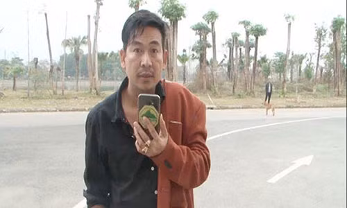 Trần Đình Sang không hợp tác với cơ quan Công an và quay phát trực tiếp lên trang mạng xã hội trước cổng trụ sở Công an tỉnh.