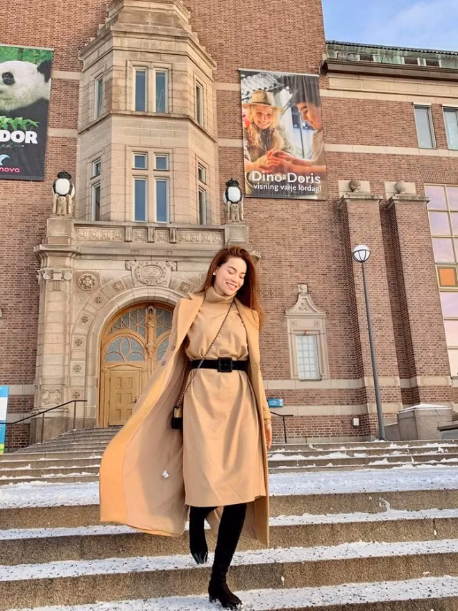 Ho Ngoc Ha tao dang sang chanh o que nha Kim Ly