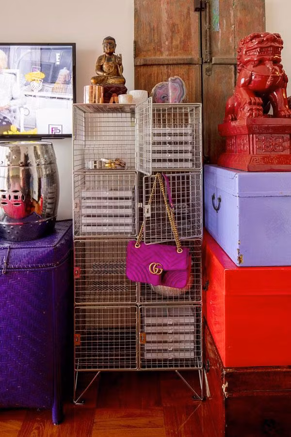 Góc để trang sức độc đáo và ngăn nắp của nữ thương gia.