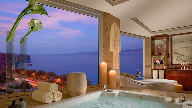 Do xa hoa ben trong nhung phong khach san dat nhat the gioi