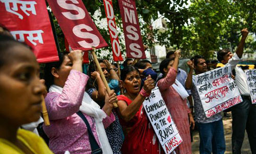 Bang nhom bien thai nhot chong trong xe tai, cuong hiep vo mang thai