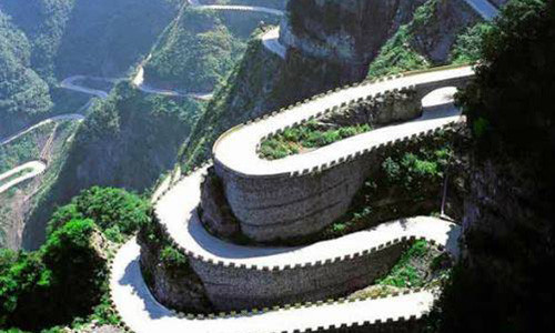 Đường tình - ai đi một lần là tới đích luôn không? (Ảnh: NVCC)