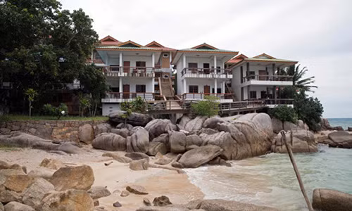 Co gai Anh bi ham hiep, cuop boc o 