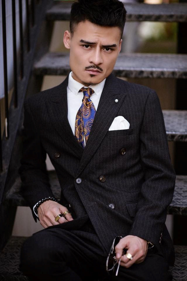 "Hiện tượng streamer" khoe phong cách lịch lãm như quý ông trong bộ đồ vest qua hình đại diện mới được cập nhật tại trang cá nhân. "Hoa Vinh ngày xưa láu cá lắm, nhưng giờ sẽ thay đổi theo hướng trưởng thành hơn, tránh va chạm", chàng trai chia sẻ. Ảnh: NVCC.