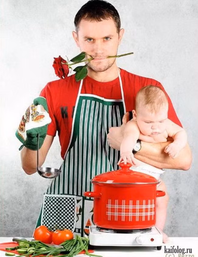 Ngoan để bố con mình cùng chuẩn bị quà 8/3 cho mẹ nhé.