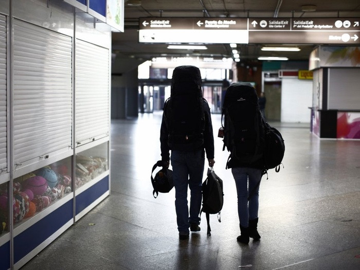 Giờ giấc Mỗi nhà nghỉ thường có giờ mở/đóng cửa khác nhau vì vậy bạn cần hỏi trước để sắp xếp lịch trình của mình sao cho phù hợp nhất. Nếu bạn cần trả phòng sớm, hãy nói trước với chủ của nhà nghỉ để tránh được những tình huống khó xử.