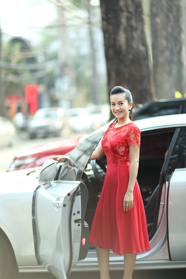 Vợ diễn viên Bình Minh ngày càng đẹp mặn mà.