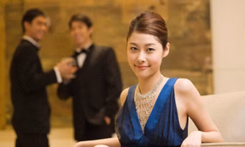 Bat cu phu nu nao deu hap dan dan ong, mien la … cua la