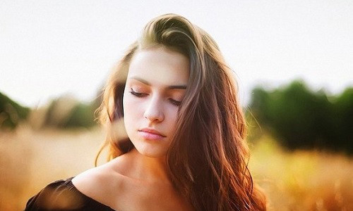 Để không tổn thương, phụ nữ, đừng khóc vì người đàn ông bỏ đi. (Ảnh minh họa).