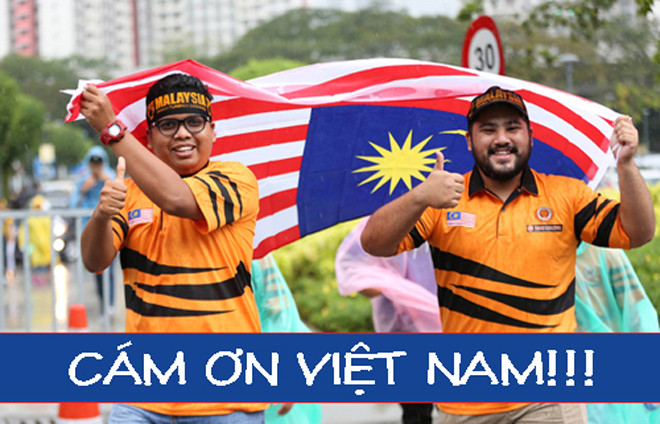 Cổ động viên Malaysia tỏ ra "biết ơn" Việt Nam khi không ghi thêm bàn thắng.