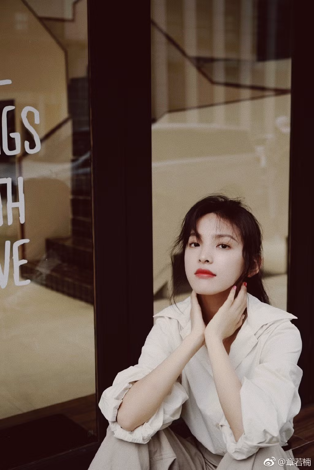 Thiếu gia nhà họ Vương còn có tình sử dài dằng dặc khi hẹn hò với hàng tá hot girl mạng xã hội và "thay người yêu như thay áo". Tất cả những mỹ nhân dính tin hẹn hò với anh đều sở hữu dung nhan xuất chúng. Chương Nhược Nam không là ngoại lệ.