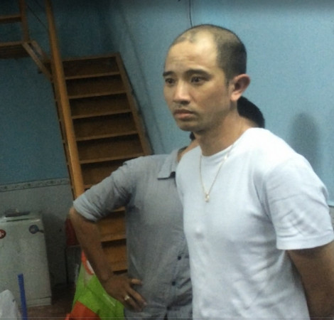 Tùng PS được đưa về nhà để khám xét.