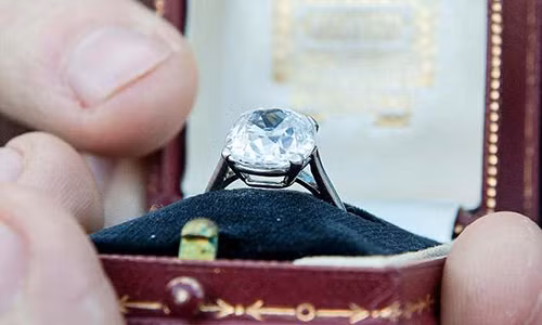 Phat hien nhan kim cuong 2 ti trong do tu thien