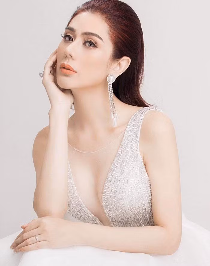 Bat ngo dieu chong kem tuoi muon Lam Khanh Chi thay doi nhat