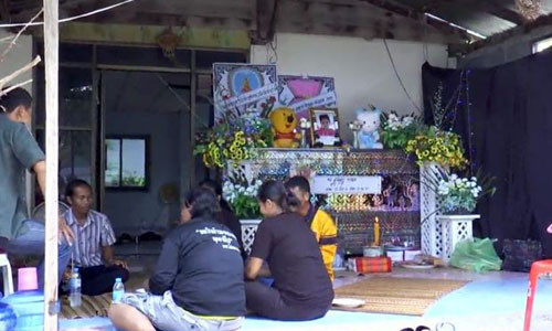 Gia đình đang lo hậu sự cho bé gái 4 tuổi đã mất.