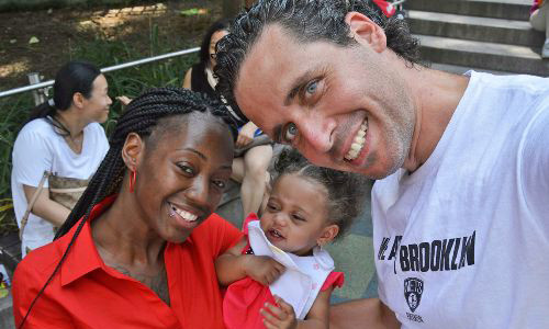 "Cỗ máy tinh trùng" Ari Nagel (phải). Ảnh: New York Post.