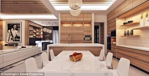 Căn biệt thự có tới 7 phòng ngủ được thiết kế ấn tượng và hiện đại từ bên ngoài cho tới nội thất bên trong, không gian rộng mở ra thành phố.