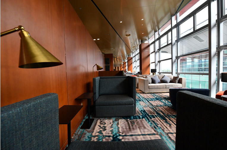 Hướng tới phong cách sang trọng, lịch lãm và tinh tế, toàn bộ thiết bị và vật liệu nội thất đều được nhập khẩu từ các hãng danh tiếng quốc tế.