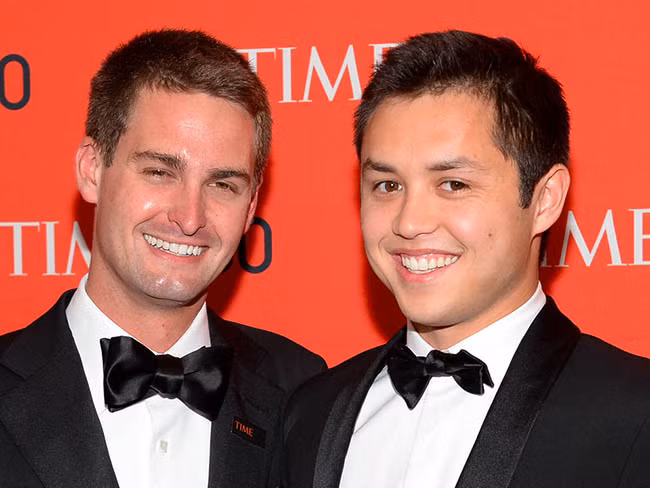 Evan Spiegel và Bobby Murphy (3 năm) Đôi bận thân tạo ra ứng dụng Snapchat trở thành tỷ phú ở tuổi 25. Theo như tính toán của Forbes, với mức định giá 20 tỷ đô cho số lượng cổ phiếu của Snap, khối lượng tài sản của mỗi người sẽ tăng thêm vài tỷ đô, trở thành những người giàu có nhất thế giới dưới 30 tuổi.